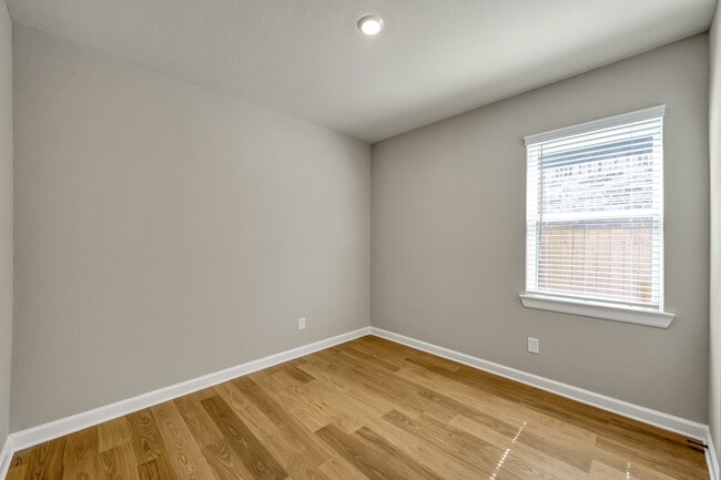 Building Photo - 23110 Dadi Orchid Dr