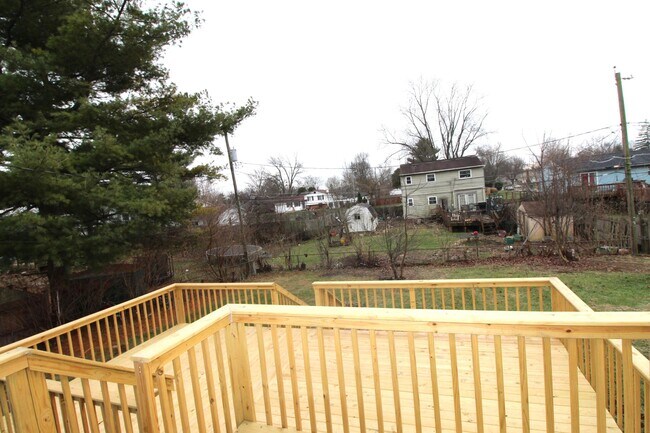 Building Photo - 5071 Albany Dr