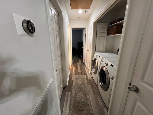 Building Photo - 303 Timber Ridge Dr