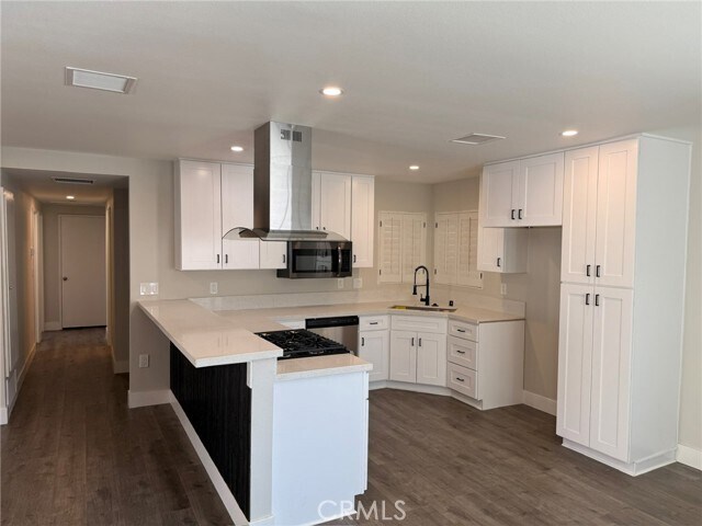 Building Photo - 1488 Bussey St W