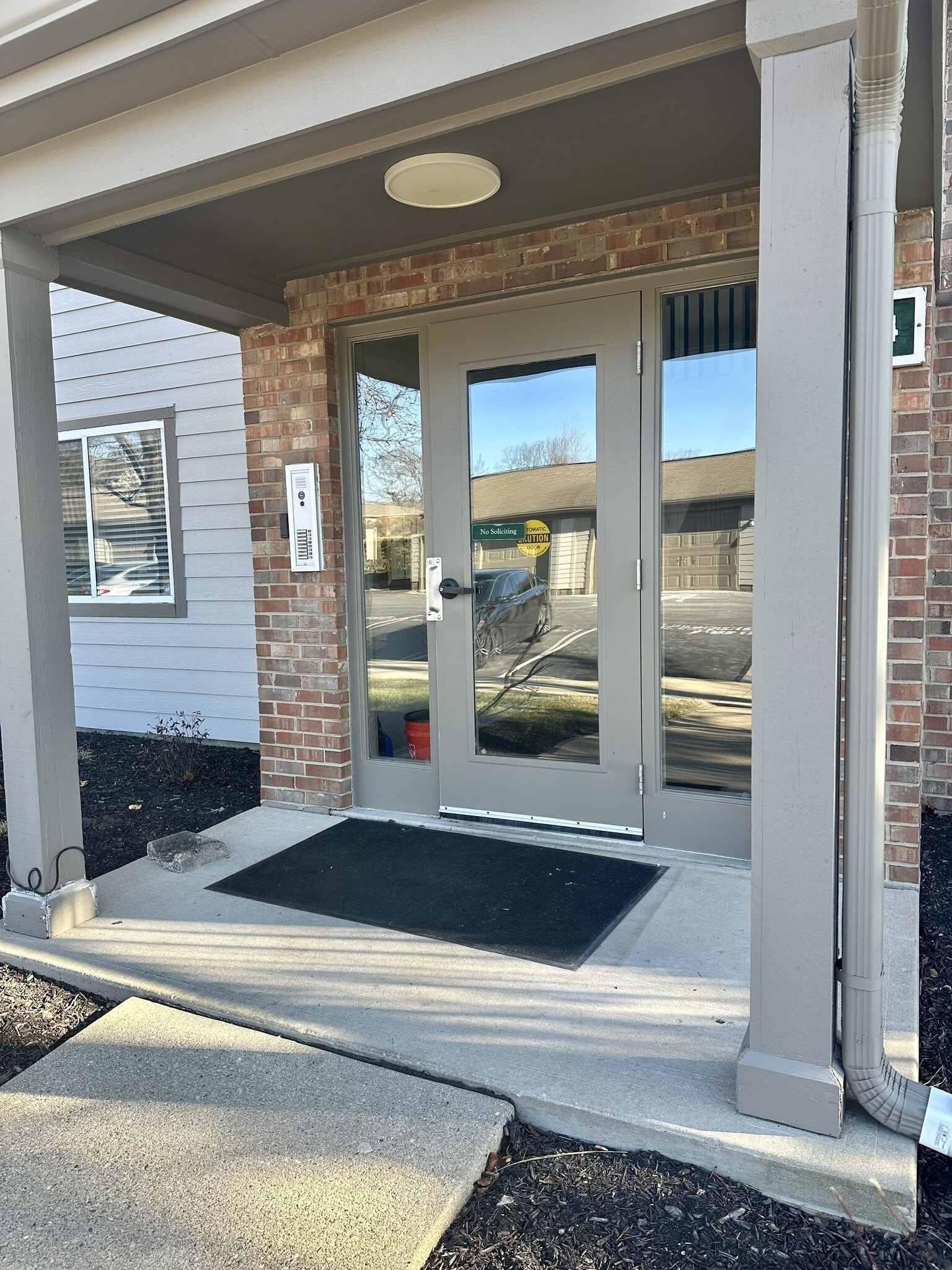 Building Photo - 8854 Eagleview Dr