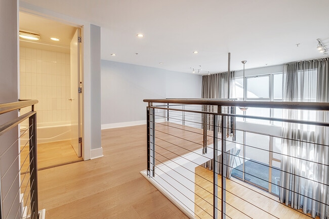 Building Photo - 68 Harriet St