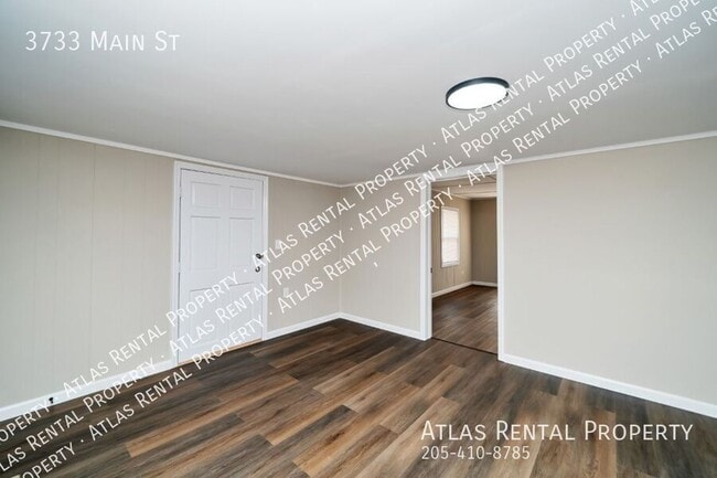 Building Photo - 3733 Main St