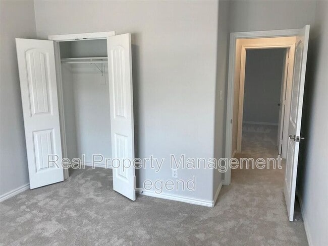 Building Photo - 4021 Lazy River Ranch Rd