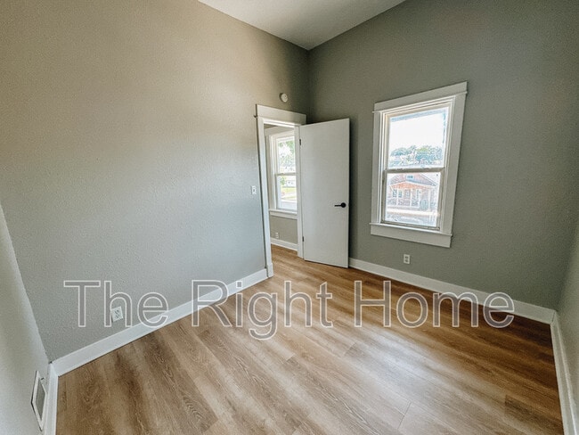 Building Photo - 2519 S 12th St