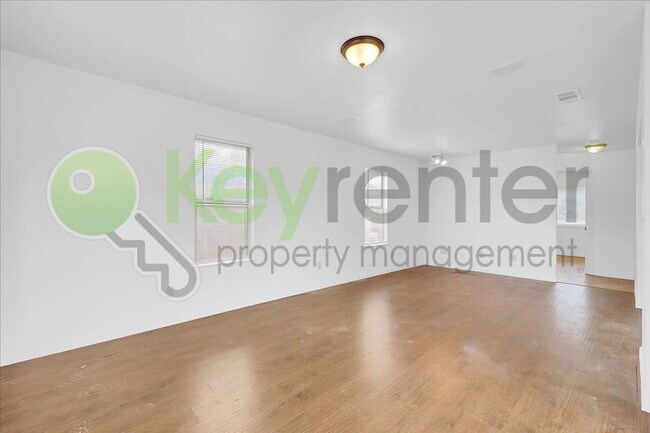 Building Photo - 10 Dempster Ct