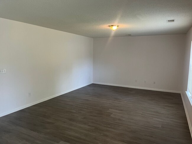 Building Photo - Available now. Great 4BR/2.5BA Home in Park Hill Place!