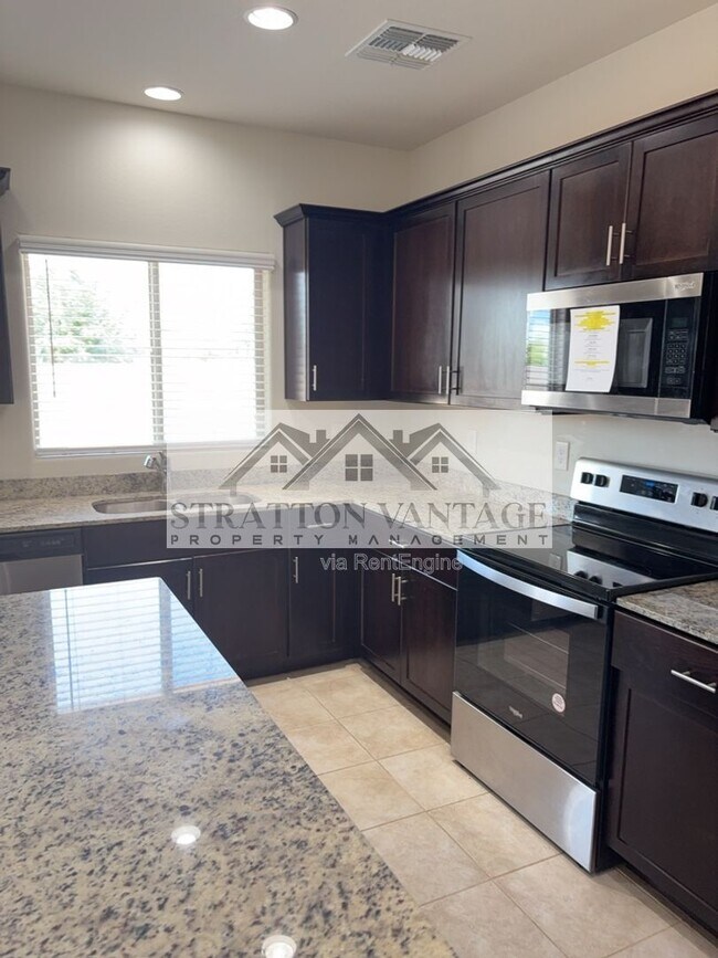 Building Photo - 43620 W Mescal Dr