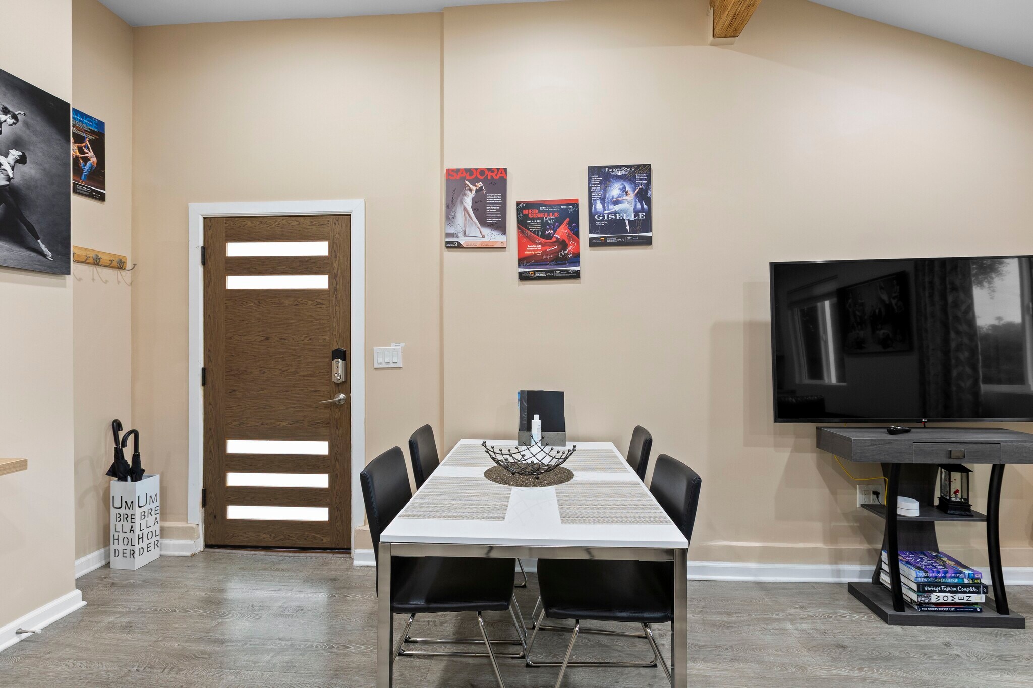 Building Photo - 11429 Dona Pegita Dr