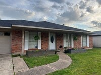 Building Photo - Greenacres -North Bossier.. Close to Barksdale Air Force Base..