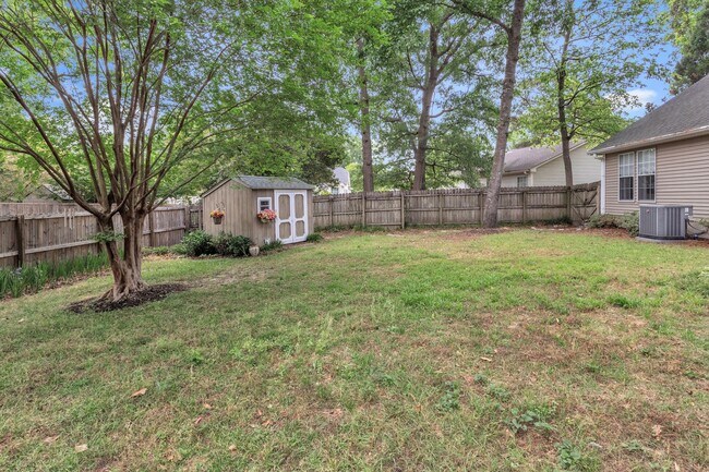 Building Photo - 3 bedroom furnished rental in Goose Creek - Fenced yard and great location