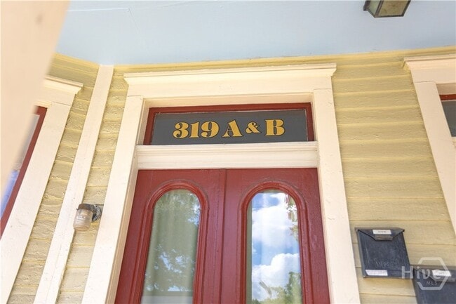 Building Photo - 319 E Anderson St