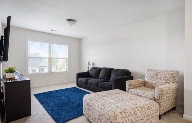 Building Photo - Luxury Living That's Worth the Wait!! COMING IN NOVEMBER