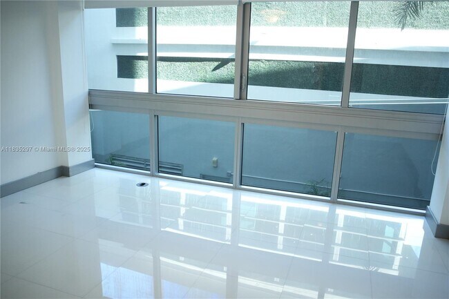 Building Photo - 2950 NE 188th St