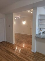 Building Photo - 5740 S King Dr