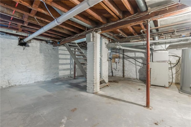 Building Photo - 6143 Forest Ave