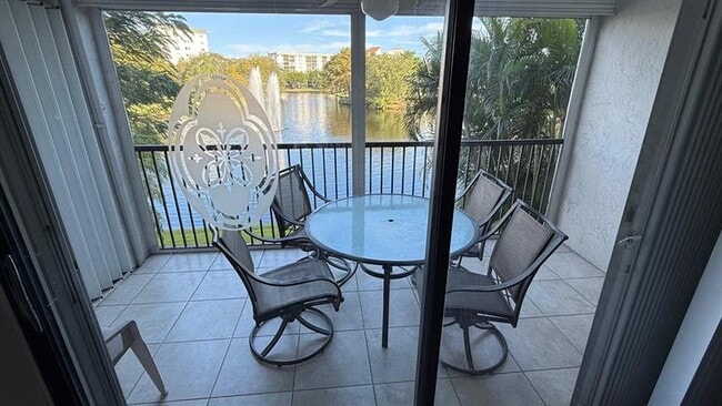 Building Photo - 2334 S Cypress Bend Dr