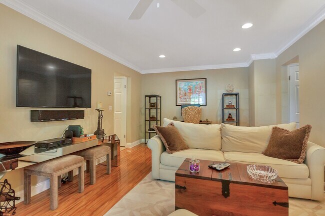 Building Photo - 24 Foxwood Cir