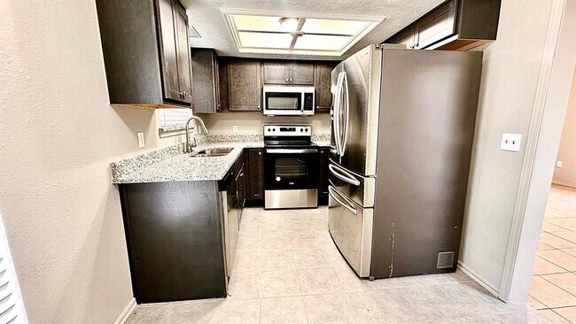 Building Photo - 6715 Lyrewood Ln