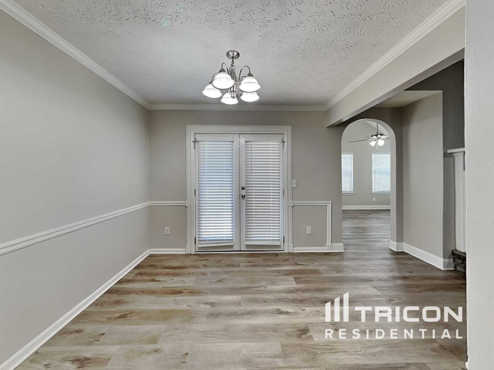 Building Photo - 5085 Towne Park Dr