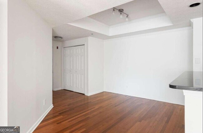 Building Photo - 1250 Parkwood Cir SE