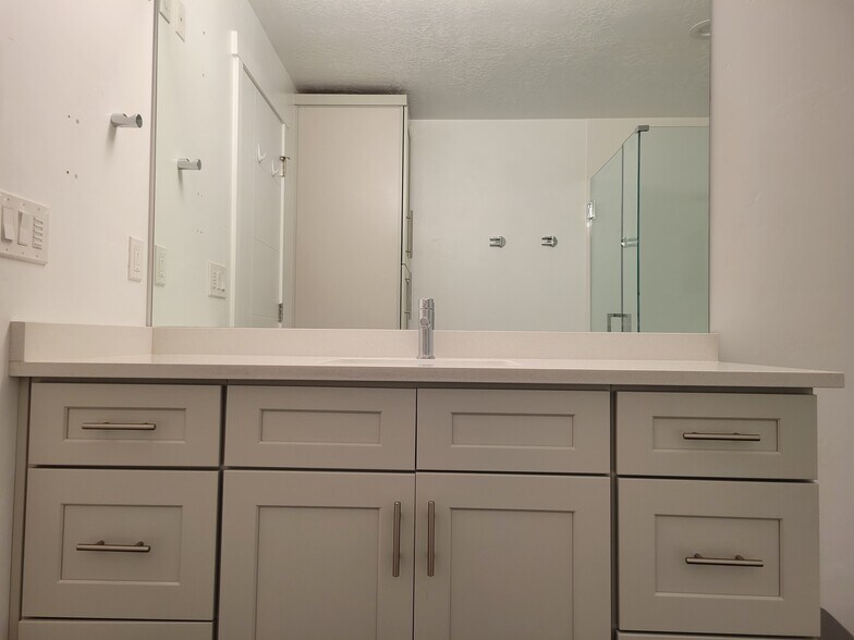 Building Photo - 288 E 510 N