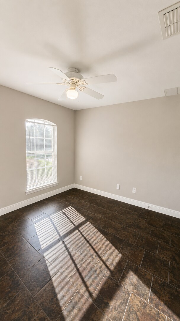 Building Photo - 2/2 + Den Available Now!