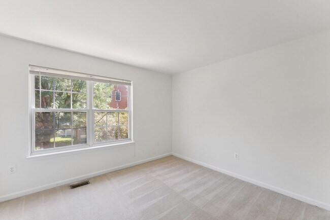 Building Photo - 11892 Breton Ct