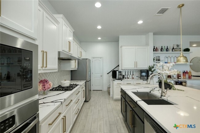 Building Photo - 2701 Rabbit Creek Dr