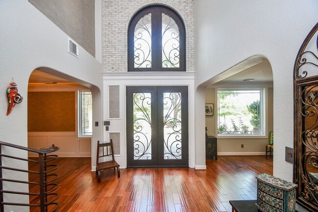 Building Photo - 7106 Habersham Ave