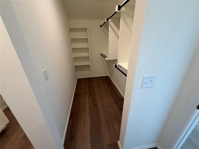 Building Photo - 301 Aaran Way