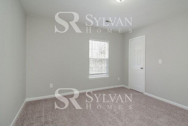 Building Photo - At Last, This Is What You Have Been Searching For!