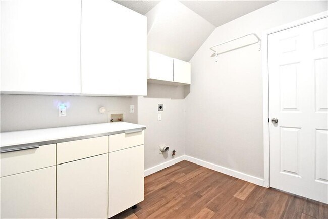 Building Photo - 1005 Cashew Ln