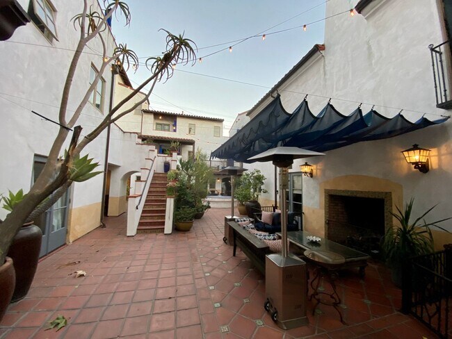 Building Photo - 1414 N Harper Ave