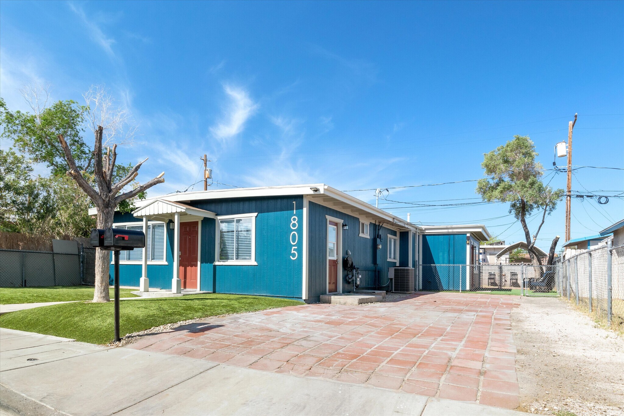 Building Photo - 1805 Evelyn Ave