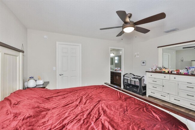 Building Photo - 252 Cascara Ln