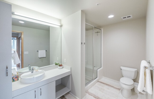 Building Photo - 1255 NW 9th Ave