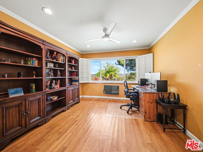 Building Photo - 3106 Voltaire Dr
