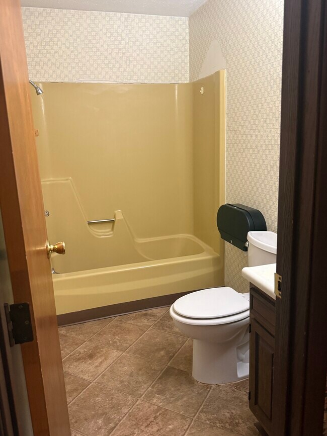 Building Photo - Benner Street Apartments