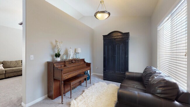 Building Photo - 4058 Valderrama