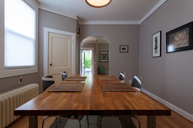 Dining room - 623 SW Sherman St