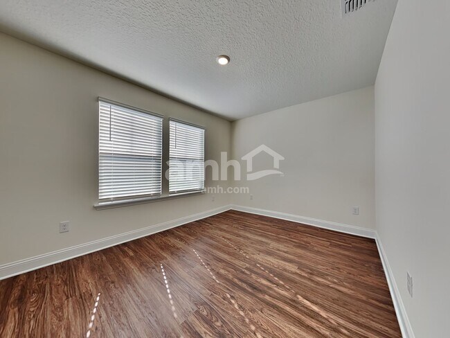 Building Photo - 149 Onate Circle