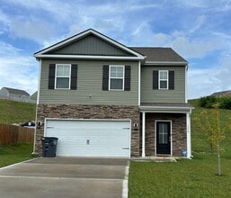Building Photo - 5 Bedroom / 3 Bath Home Kingsport, TN
