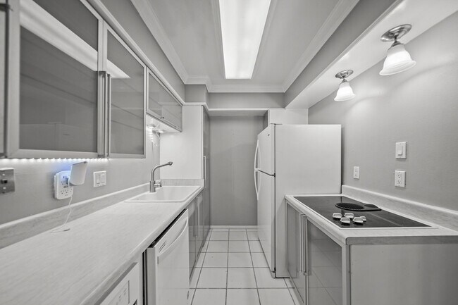 Building Photo - 4040 San Felipe St
