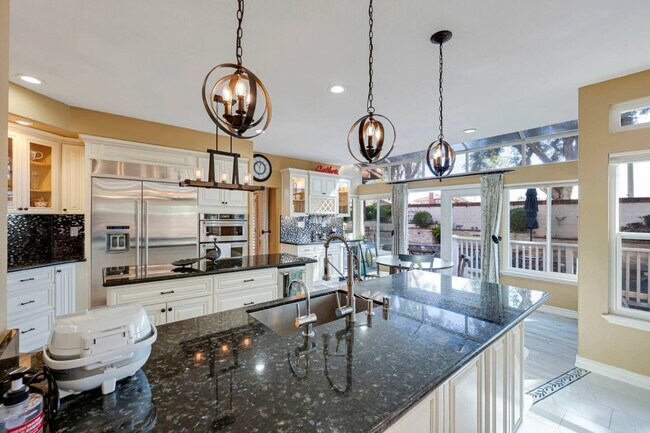 Building Photo - 9598 Naples Dr