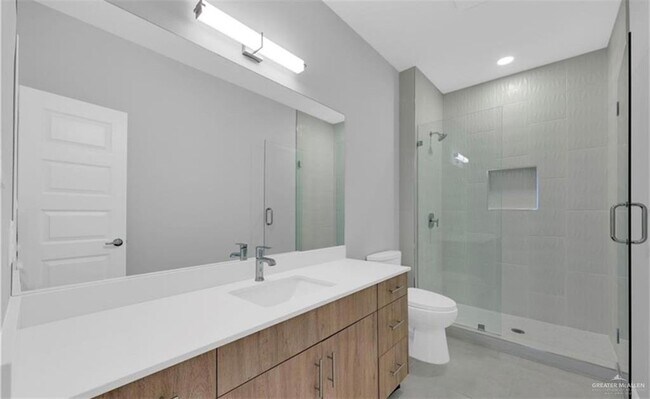 Building Photo - 7 Sparrow Rd