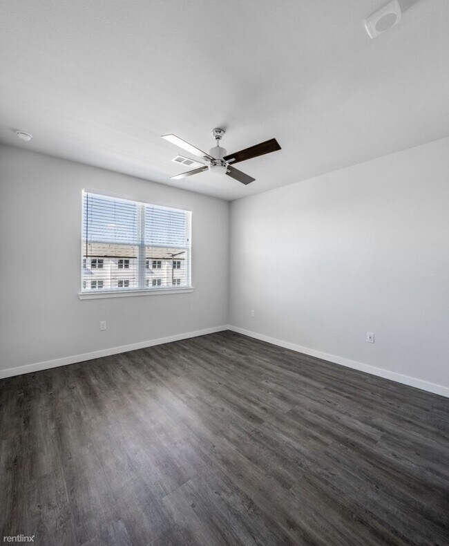 Building Photo - 1 br, 1 bath Condo - 12702 Lexington St  -...