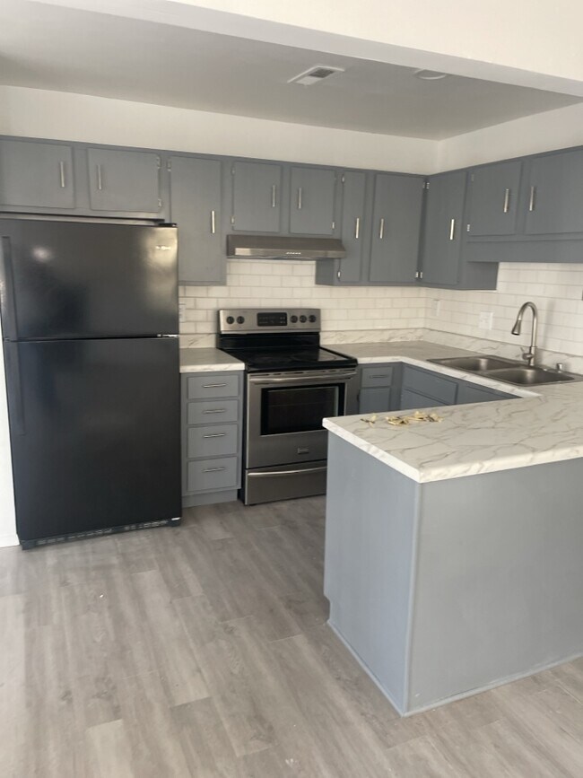 Building Photo - 2705 Lantern Walk SE