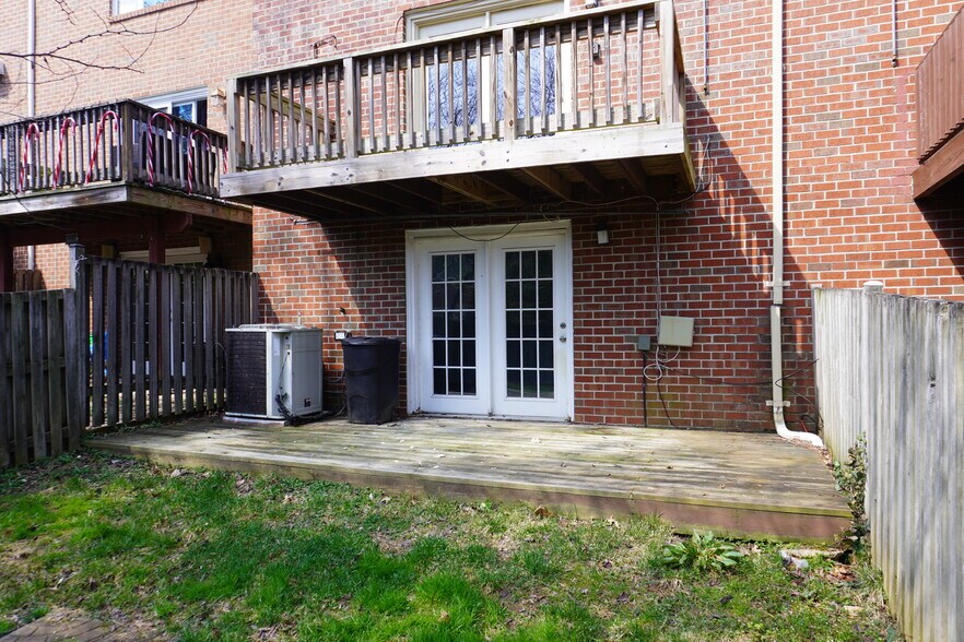 Building Photo - 5 Castlebar Ct