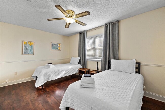 Building Photo - 4824 8th St